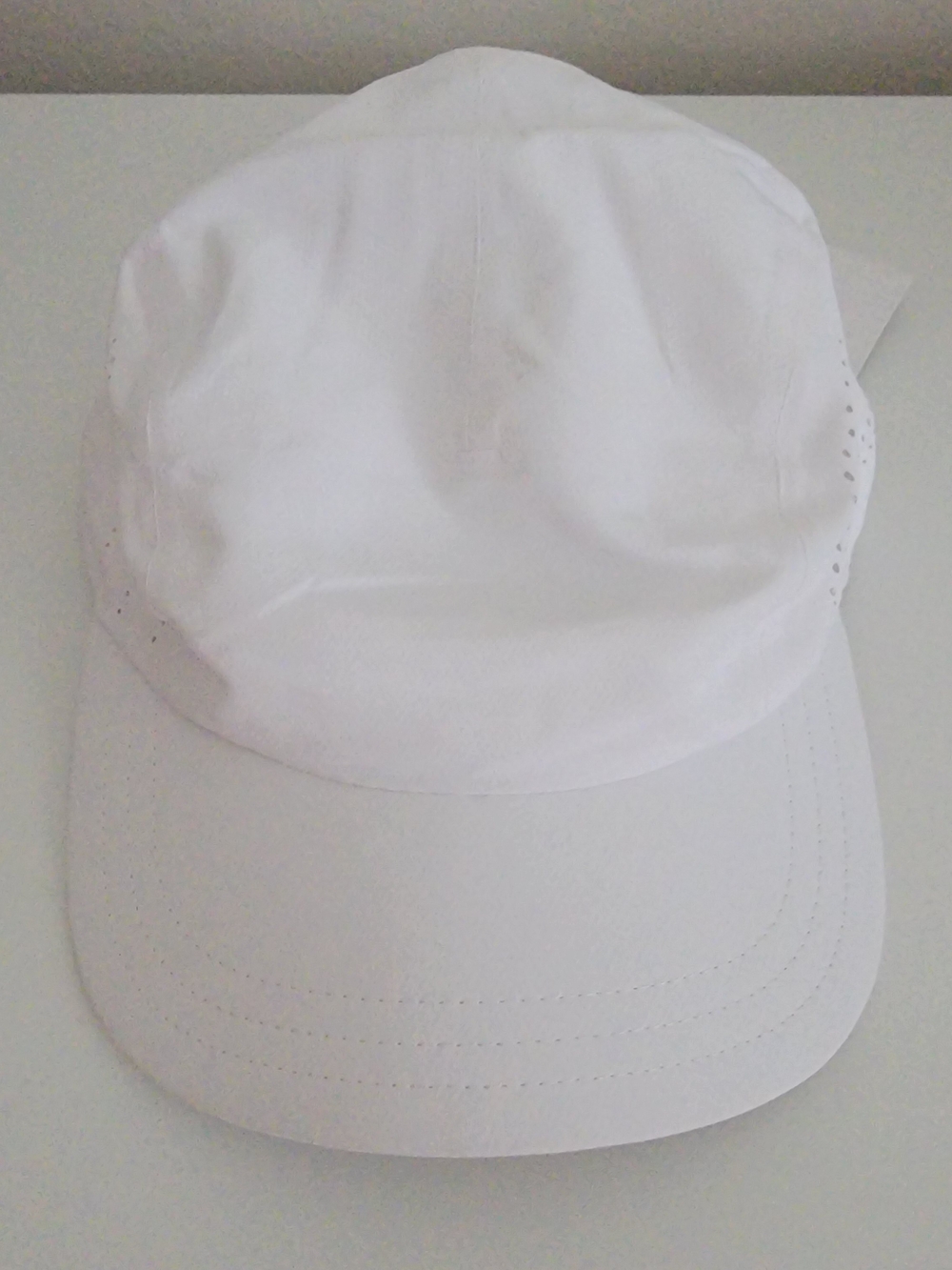 NWT Athleta Ultra Light Run Cap 3.0 White